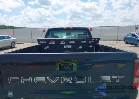 2006 Chevrolet Silverado 1500 Work Truck z USA, uszkodzony, nr VIN 3GCEC14X16G217748